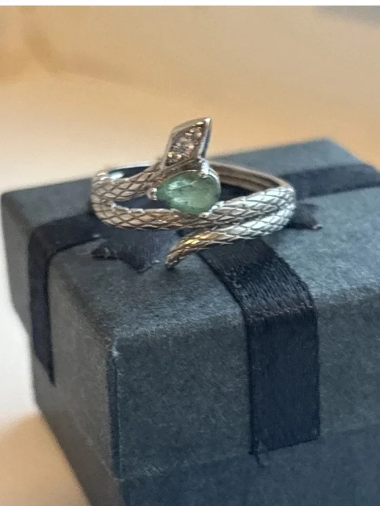 White Gold Plated Snake Wrap Ring Green Gemstone Adjustable Statement Ring - Picture 3 of 9